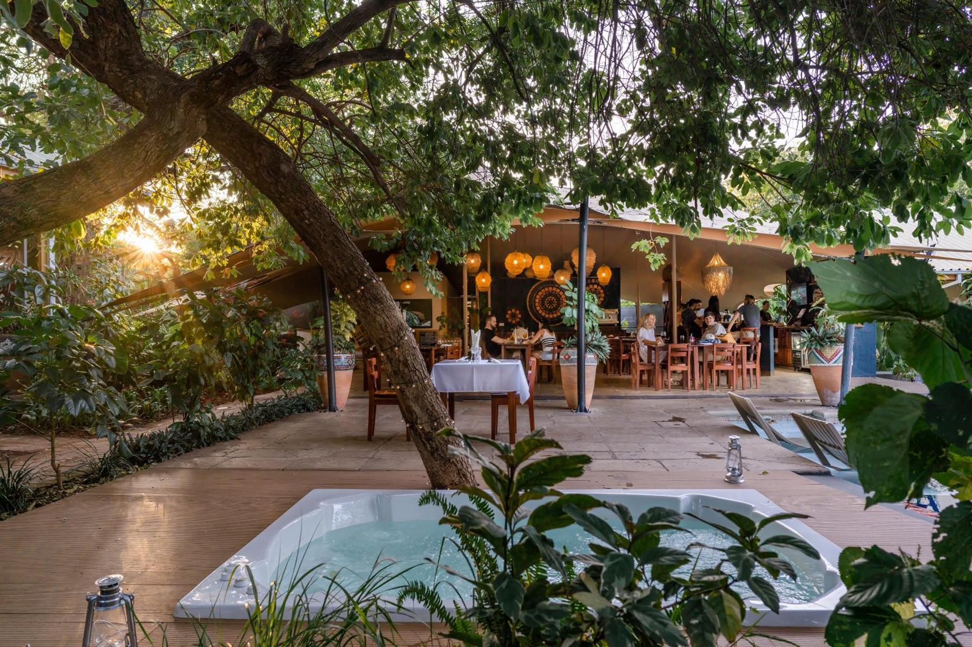 Shongwe Oasis Hotel Victoria Falls Ngoại thất bức ảnh